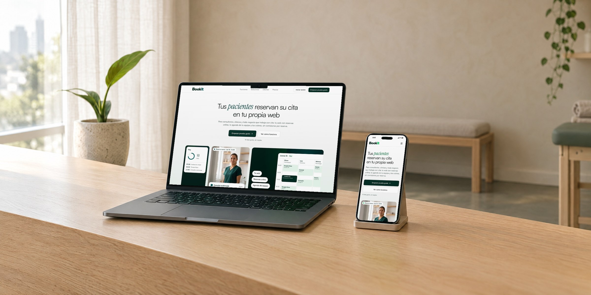 bookit.com.pe en una laptop y en el celular, sobre el mostrador de un consultorio